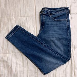 Universal Thread Women’s Skinny High Rise Medium Wash Size-16 regular